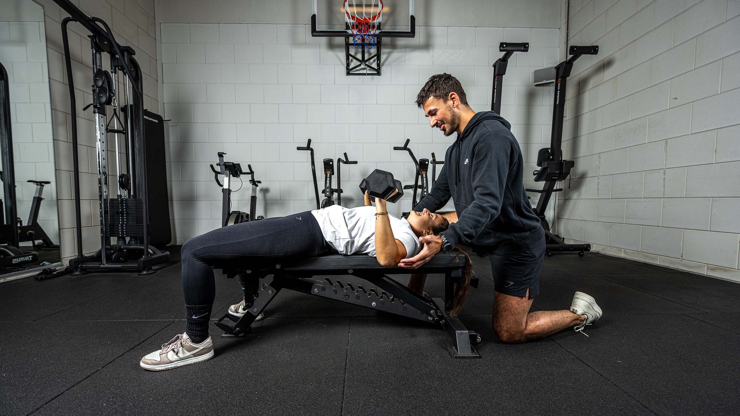 Spot dumbellpress, dumbell press, fitness, personal training, personal trainer, Marco de Bruijn